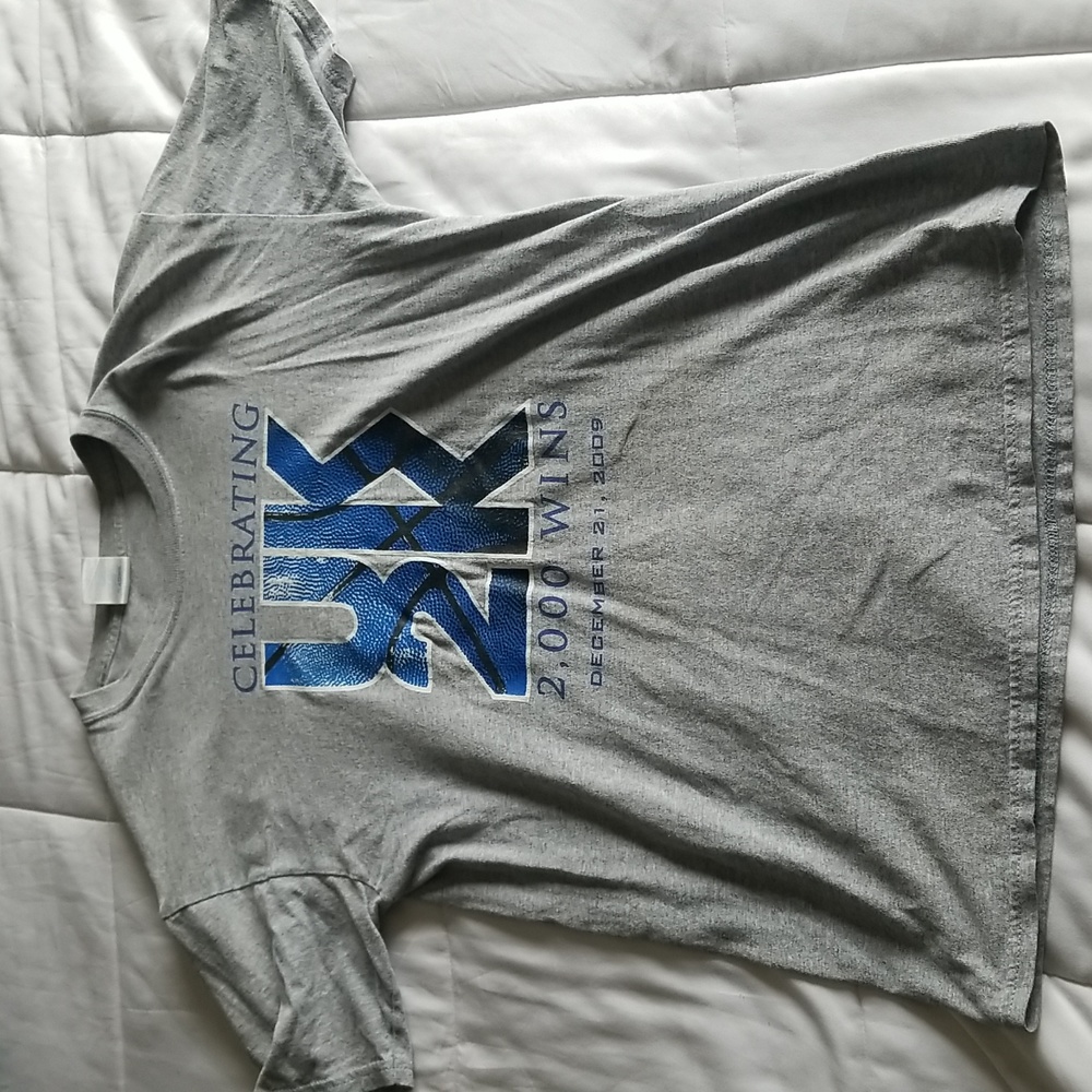 Kentucky Wildcats Basketball 2000 Wins T-shirt